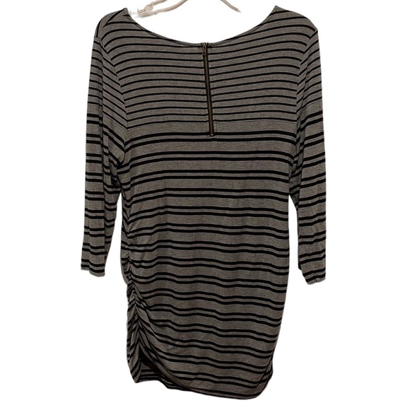 Jessica Simpson Maternity Shirt - Picture 2 of 5